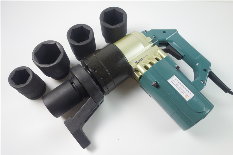 電動(dòng)力矩扳手圖片